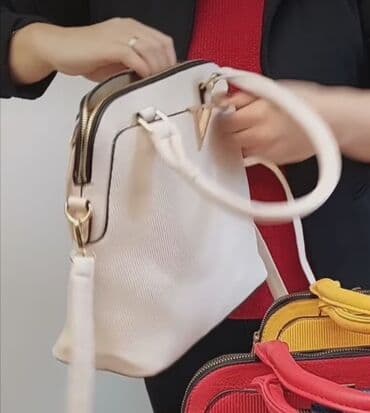 replica parfemi srbija: Valentino, Materijal: Veštačka koža — 3