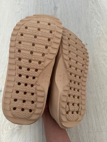 grubin krznene papuce: Modne papuče, Crocs, 40 — 6
