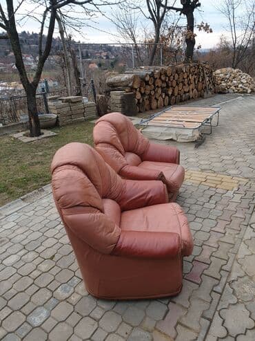 dvosed i trosed: Kozni Trosed i dve fotelje na prodaju u solidnom stanju sve se vidi po — 12