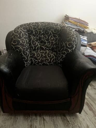 ugaone garniture u p: Garnitura nameštaja u crnoj boji sa trosedom, dvosedom i foteljom — 1