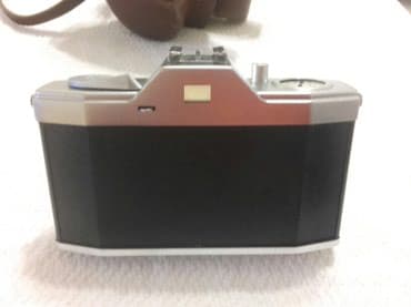 kamere u kragujevcu: PENTONA analogni foto aparat kolekcionarski primerak ima kožnu futrolu — 5