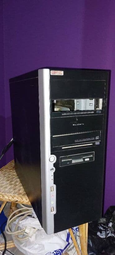 desktop racunari: Komplet Racunar Prodajem stari kompjuter, lepo očuvan. Pokreće sve — 6
