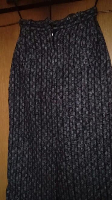 suknja sorc stradivarius: M (EU 38), Midi, bоја - Crna — 1