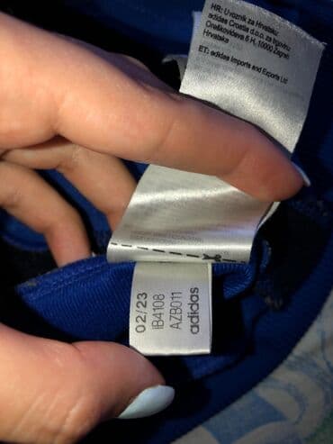 bunda s: Adidas, Sa rajsferšlusom — 2