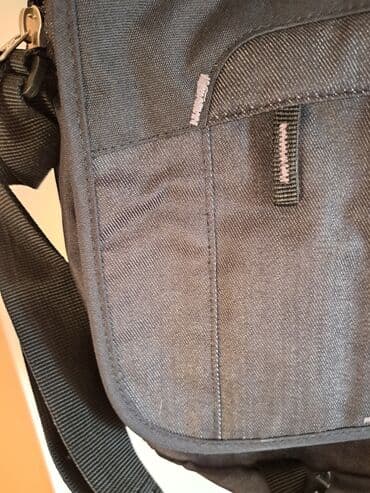 torba za laptop: Samsonite torba za lap top komotna sa pregradama, crna kao nova. Malo — 10