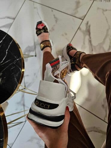 louis vuitton patike zenske: Sandale, Louis Vuitton — 1