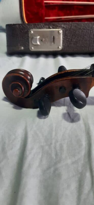 racunarstvo i informatika za 1 razred srednje skole: Prodajem Majstorsku Violinu Amati Prodajem staru Majstorsku Violinu — 3