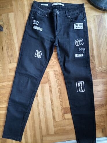 Farmerke: Bershka farmerke, Vel 40, pune elastina, jako lepo stoje.Dužina — 3