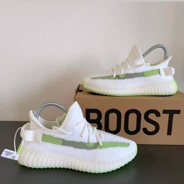 zara obuca velicine: Adidas Yeezy Boost 350 patike A klasa

Novo.
Brojevi 36 do 46 — 7