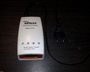 punjaci za laptopove: Maxus 818 charger/discharger puni nezavisno od 1 do 4 aa ili aaa — 4