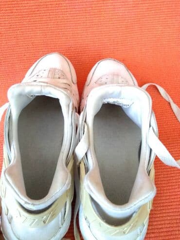 patike sa oznakom n: Nike, 38, bоја - Bela — 9