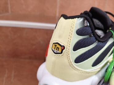 cena tissot satova: Patike, Nike, veličina - 41 — 8