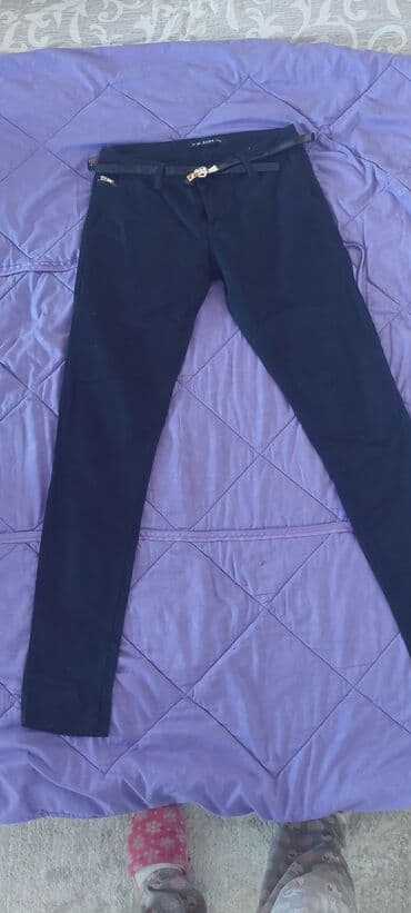 mikroring nadogradnja cena: Novo. Crne pantalone u velicini 26. Cena 800 din — 2