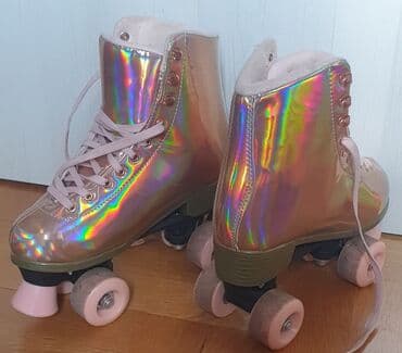 gitare novi sad: CC California skates, vrhunske rolšue zlatne boje kao roleri. Cerka je — 4