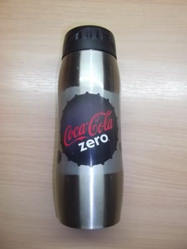 mikrofon sa stalkom: Cocacola predmeti kao sa slika ima ih more. Zainteresovanima — 8