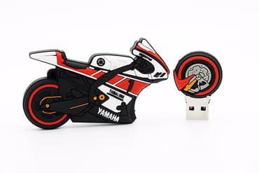 Hard diskovi, eksterni diskovi: USB Flash 64 GB - YAMAHA Prelep USB 2.0 stik od 64 GB. Kapacitet je — 5