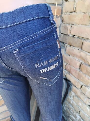 pantalone s: Farmerke vel S
Kao nove — 4