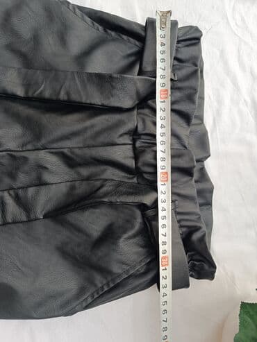 maslinaste pantalone zenske: S (EU 36), Normalan struk — 4