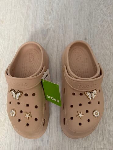 grubin krznene papuce: Modne papuče, Crocs, 40 — 1