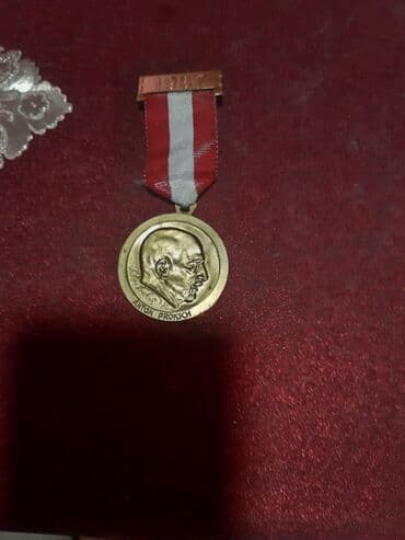 otkup ordenja i medalja: Medalja iz godine 1987 pise cija je na njoj srecno — 2