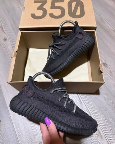 zara obuca velicine: Adidas Yeezy Boost 350 patike A klasa

Novo.
Brojevi 36 do 46 — 23