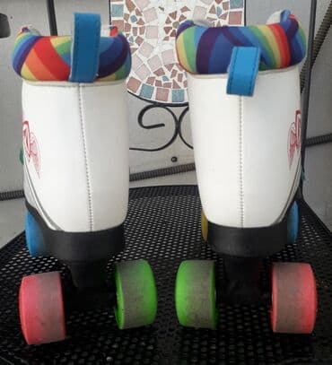 bacac diska statua: Disko rolšule br.38(24.5cm) kozne moze nositi i br.37 tockovi u 4 boje — 6