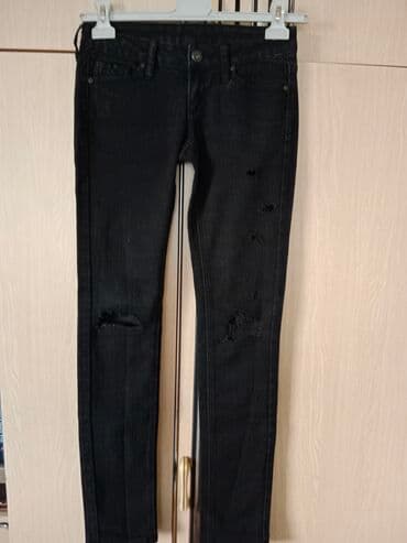 liu jo crne patike: Mango jeans crne farmerke
 Veličina 34
kratko nošene
Cena 800 din — 2
