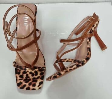 perla obuca sandale: Sandale, Alexander McQueen — 2