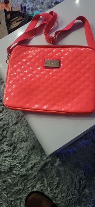 bele torbe: Elegantna torbica, Bershka — 4