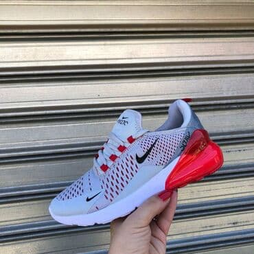 nike command patike: Nike air max 270 patike

Novo 
Brojevi 36 do 41

fb Moja Kupovina 1 — 3