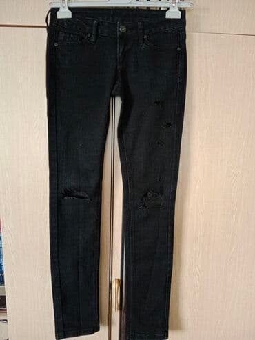 liu jo crne patike: Mango jeans crne farmerke
 Veličina 34
kratko nošene
Cena 800 din — 1