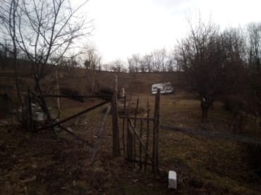 prodaja kuca sabac okolina: Prodajem ili bih menjao tri vezana placa u Loznici od 30 ari sa — 5