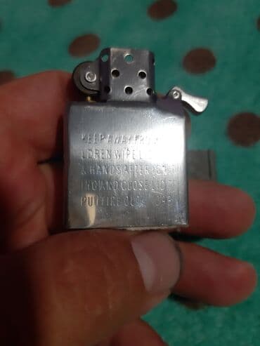 Upaljači i prateća oprema: Zippo upaljač, Upotrebljenо — 6