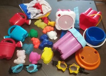 dexy co igracke za devojcice od 10 godina: Igračke plastične, 20 kom sve za 1000 din. 12 figurica, 3 kantice, 4 — 3