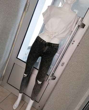 tamno sive pantalone: Tamno sive farmerice
Vel 27
Sa dosta elastina
Uvoz Turska — 9