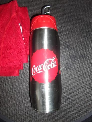 mikrofon sa stalkom: Cocacola predmeti kao sa slika ima ih more. Zainteresovanima — 9