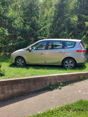 Na prodaju Renault senic grande, 2011 godiste,sa predjenih 245.000 km — 1