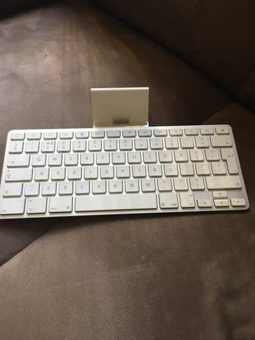 Tastature: Tastatura za iPad Original NOVA tastatura za iPad kupljena u — 2