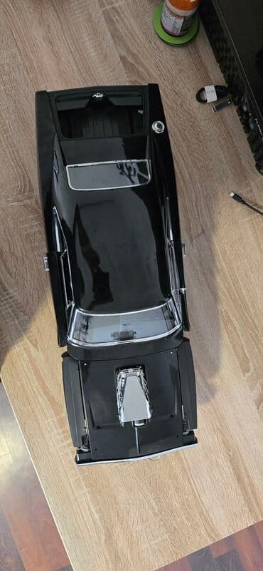 Figurice i makete: Crni model automobila Dodge Charger iz 1969. godine, poznat po svom