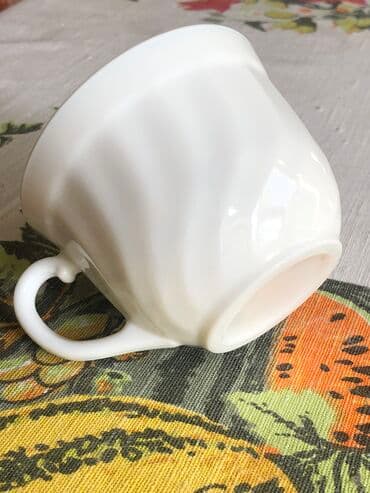 Kompleti posuđa: Od finog starog porcelana dve tacne bez šoljica, jedna šoljica sa — 18