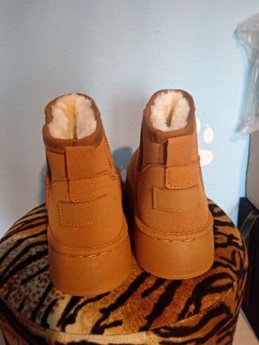 Ženska obuća: Ugg čizme, bоја - Braon, 37 — 2