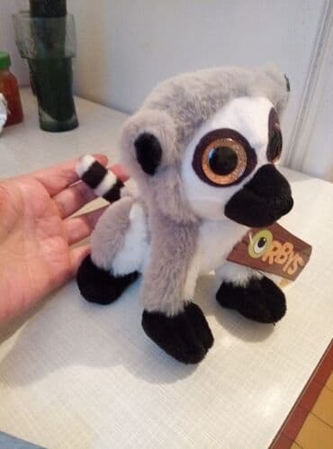veliki spricevi cena: Nov lemur sa etiketom, dobijen na poklon, sa velikim sjajnim ocima — 1