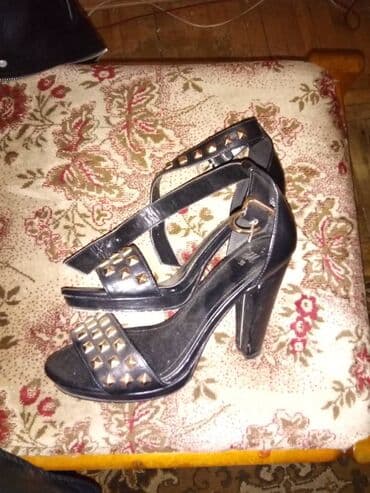 kais sa nitnama: Sandale, H&M, 38 — 2