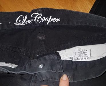 elegantne pantalone sa visokim strukom: Muske farmerke, crne boje. Firma LEE COOPER, original su. Fazonske ! — 1
