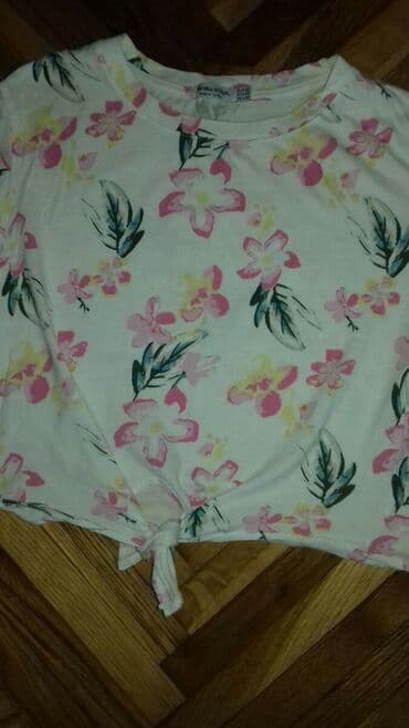 majica s: Bershka, XS (EU 34), Cvetni, bоја - Bela — 4