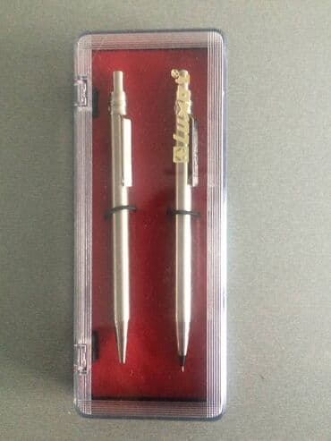 llums olovka za usne: Hemijska olovka i patent olovka Luxor 1400 — 2