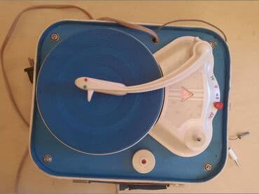Pojačala i prijemnici: Retro,stari mali gramofon u koferu. Simpatican mali gramofon,vise kao — 3