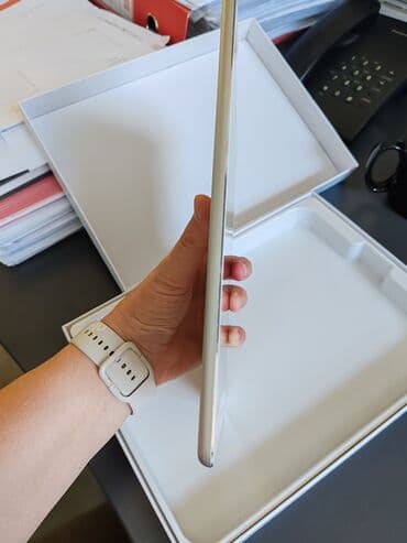 Tableti: HITNOOOoooo Ipad Air 16gb memorije IOS 12 savršen za surfovanje — 2
