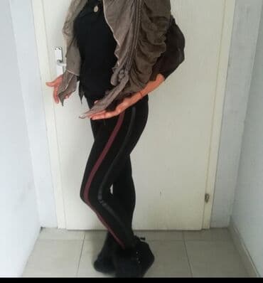 pantalone m velicine: Predivne pantalone novo
Vel S M
SNIŽENJE — 3