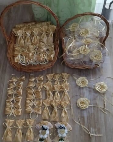 satovi sa koznom narukvicom: Kicanke sa bisernom narukvicom 60,reveti 25,za glavne goste 2000 — 2